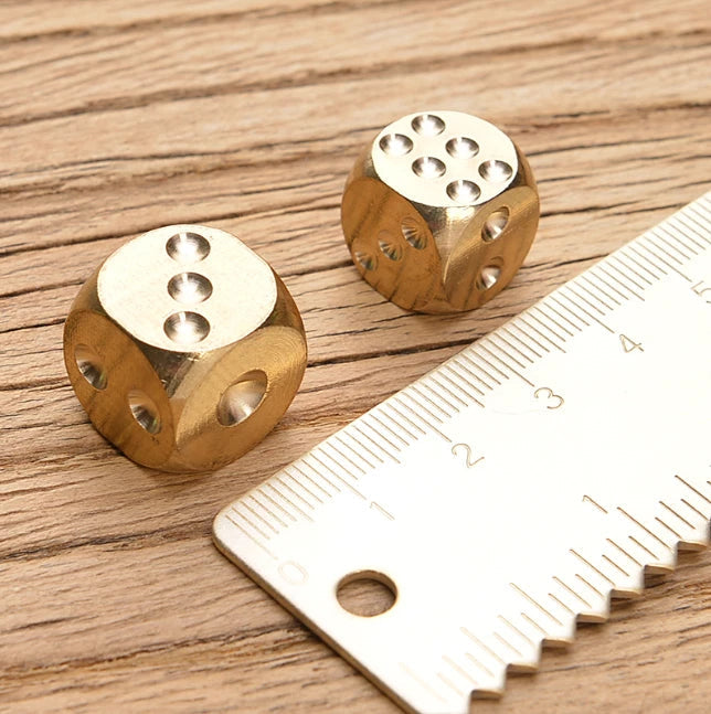 4pcs Solid Brass Dice Toy 15mm Six Sided Square EDC Metal Dice Board Game Toy 07FC0E-D4 - KOEEK