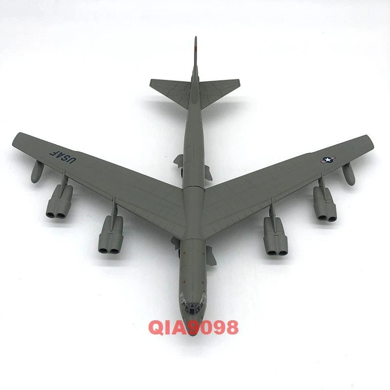 1/200 Scale US Boeing B-52 Strategic Bomber Aircraft Metal + Plastic Model 07FC0E-D4 - KOEEK