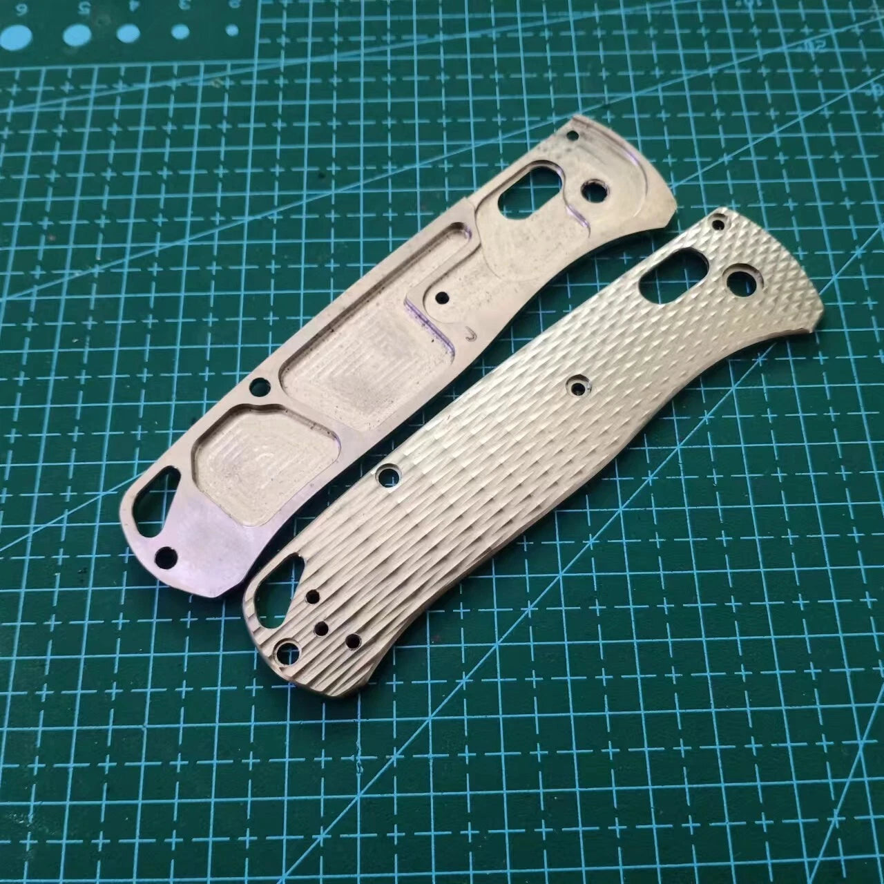Hot 1Pair Custom MadeTitanium Alloy Handle Scales for Benchmade Bugout 535 Knive 07FC0E-D4 - KOEEK