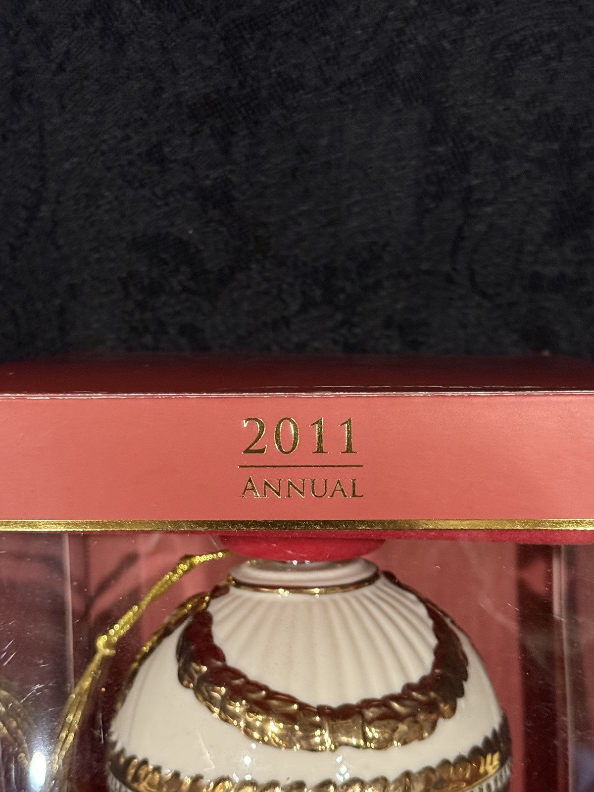 LENOX 2011 Annual Christmas Holiday Ball Ornament Porcelain Gold Garland MINT LENOX - KOEEK