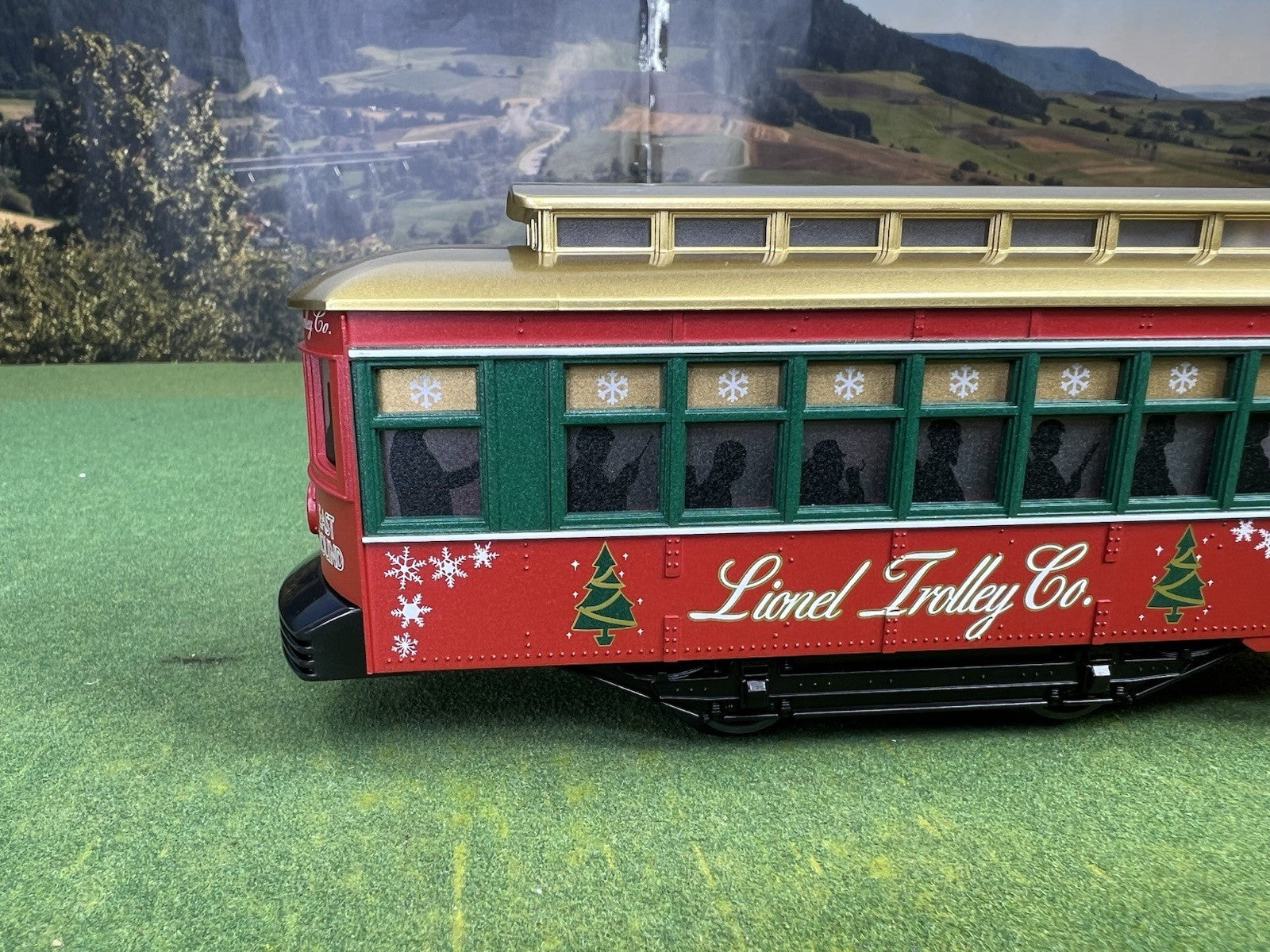 LIONEL 6-28418 CHRISTMAS TROLLEY, O GAUGE, INTERIOR LIGHTING, LIONEL - KOEEK
