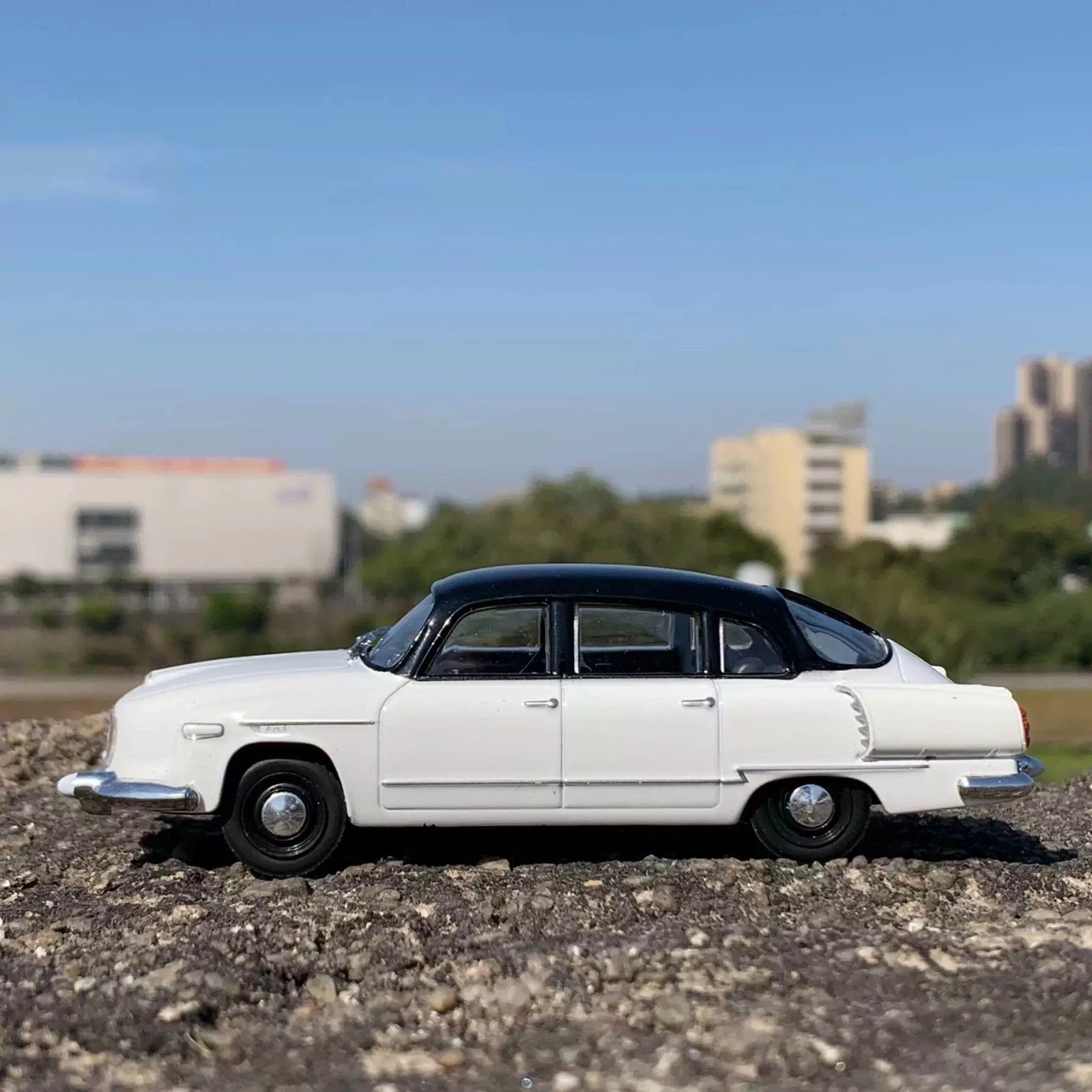 1:43 Tatra 603 White Vintage Car Model Soviet Era Diecast BodyPlasticChassis12CM 07FC0E-D4 - KOEEK