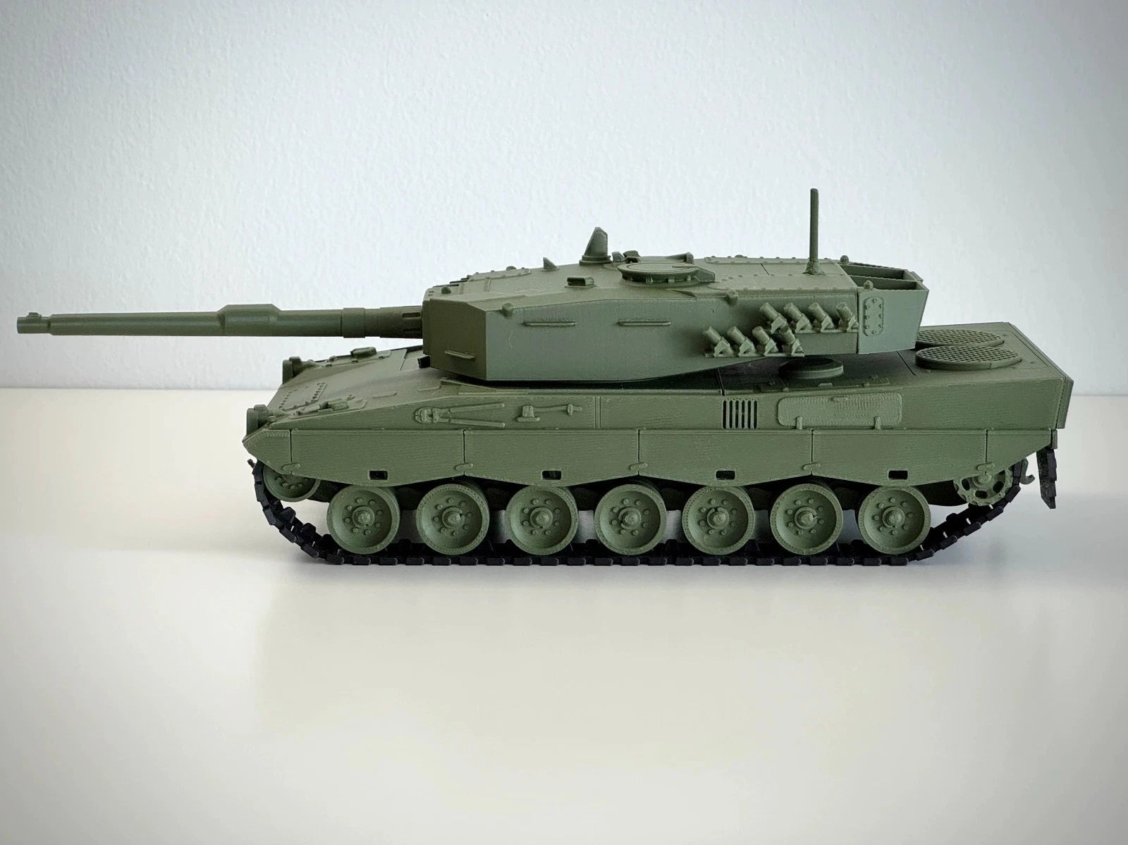Leopard 2AV Prototype Main Battle Tank Model Modern Military Collection Desktop 07FC0E-D4 - KOEEK