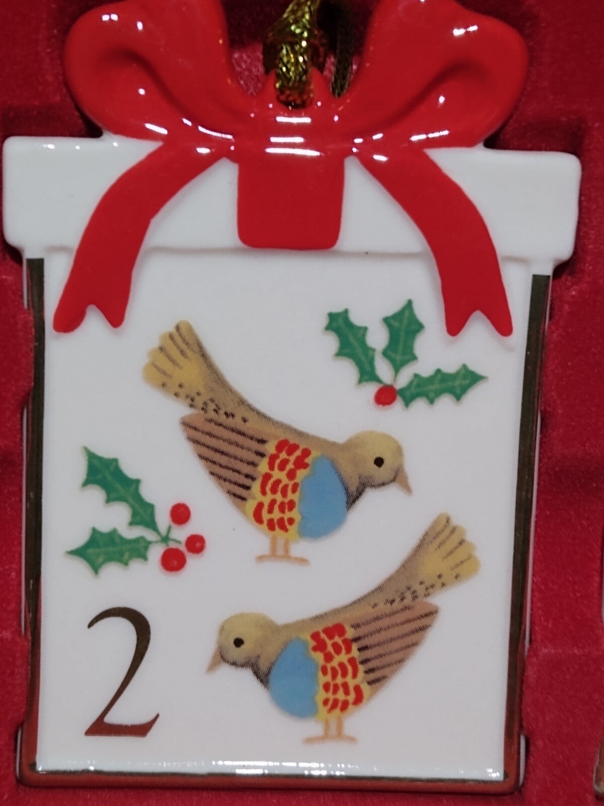 Lenox 12 Days Of Christmas Ornaments Set Of (12) m.s.r.p is $160.00 LENOX - KOEEK