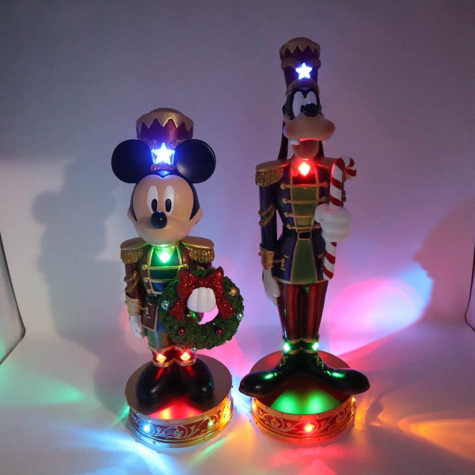 Disney Christmas Holiday Nutcrackers Mickey Mouse & Goofy Lights & Music Figures DISNEY - KOEEK