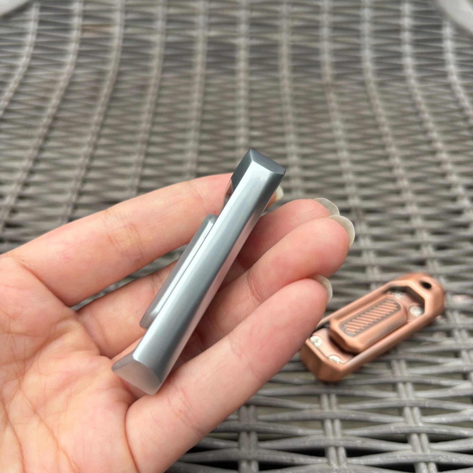 EDC fingertip rebound push card mini fingertip toy relieves adult stress Hot 07FC0E-D4 - KOEEK