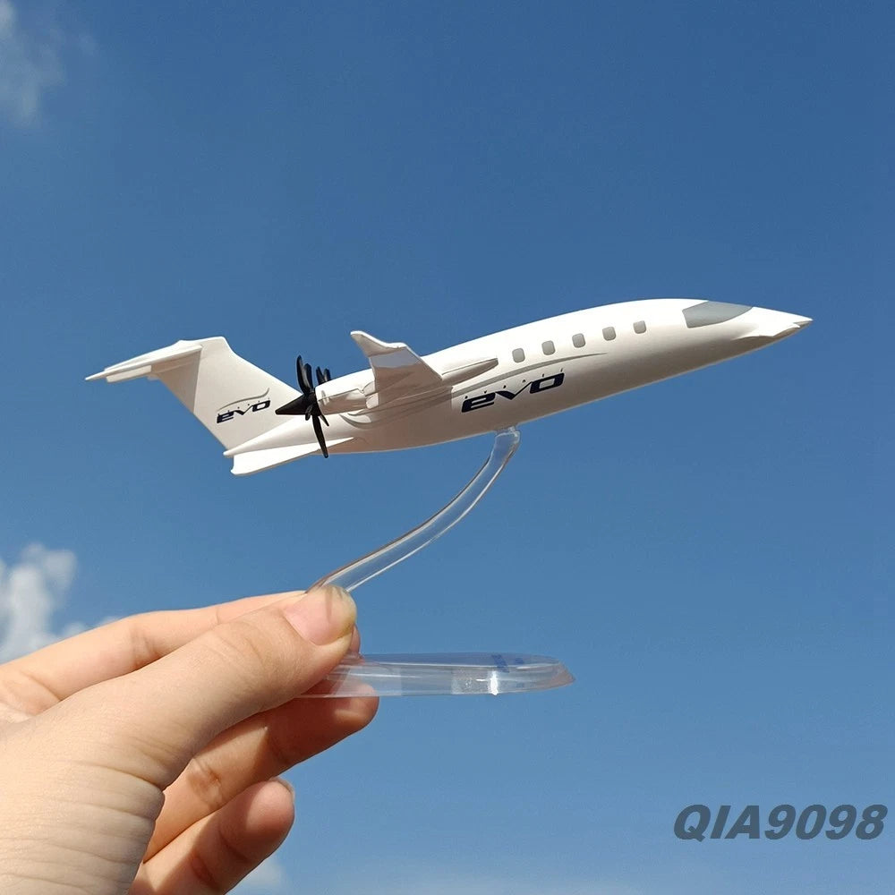1/100 Scale P.180 Avanti EVO Aircraft Finished White Color Display Model 07FC0E-D4 - KOEEK
