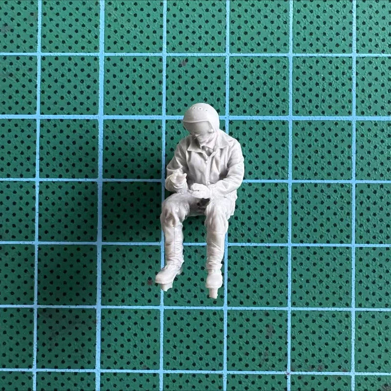 1/48 Resin Figure Model Kit Modern Russian Military Pilot Unpainted 07FC0E-D4 - KOEEK