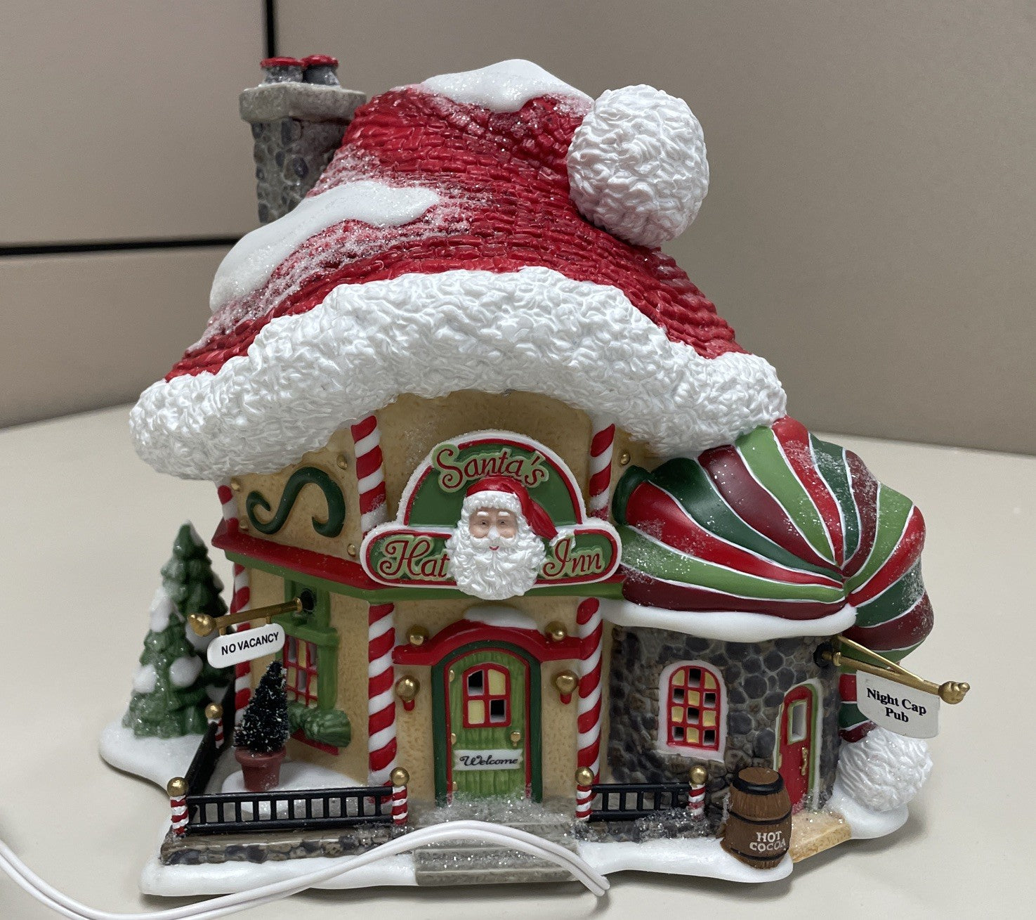 Department 56 56795 Santa’s Hat Inn Christmas Lighted House DEPARTMENT 56 - KOEEK