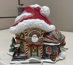 Department 56 56795 Santa’s Hat Inn Christmas Lighted House DEPARTMENT 56 - KOEEK