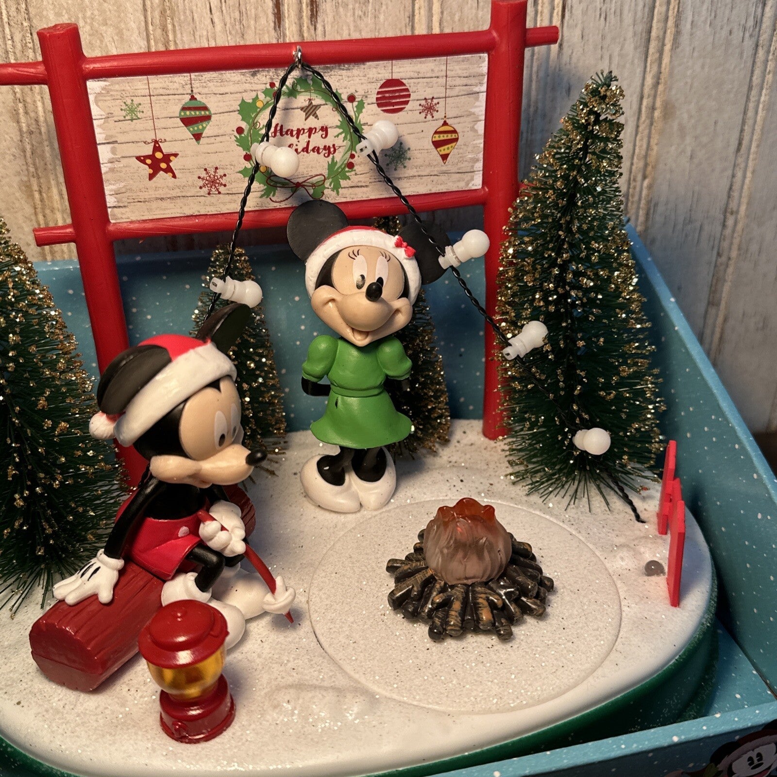 !  Disney Christmas Mickey & Minnie Mouse Animated Lighted Campfire Musical DISNEY - KOEEK