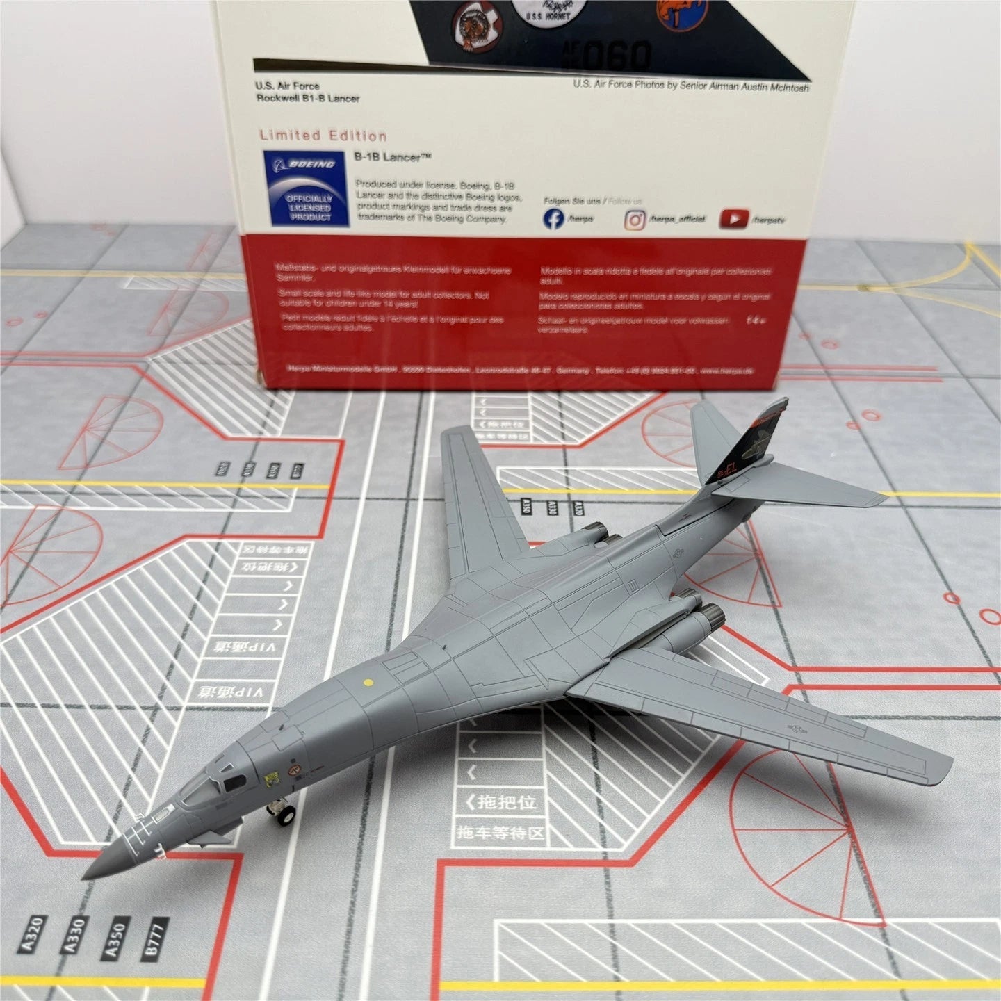 STOCK Herpa Wings 1/200 USAF B-1B Lancer, alloy bomber model 572903 Collection 07FC0E-D4 - KOEEK