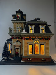 Heartland Valley Village Deluxe Porcelain Lighted House Christmas Family Dinner HEARTLAND - KOEEK