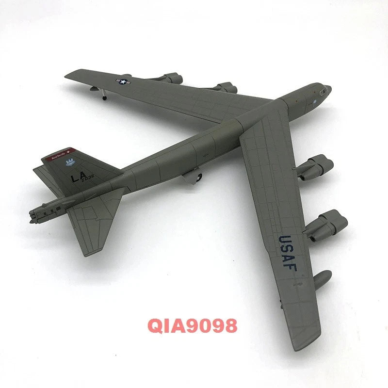 1/200 Scale US Boeing B-52 Strategic Bomber Aircraft Metal + Plastic Model 07FC0E-D4 - KOEEK