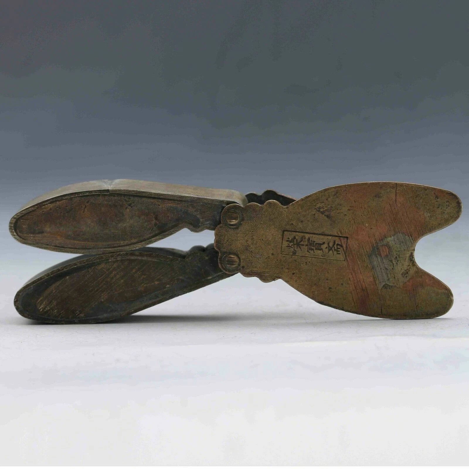 Old Chinese Ancient Collection Museum Hand carved Bronze cicada statue 07FC0E-D4 - KOEEK