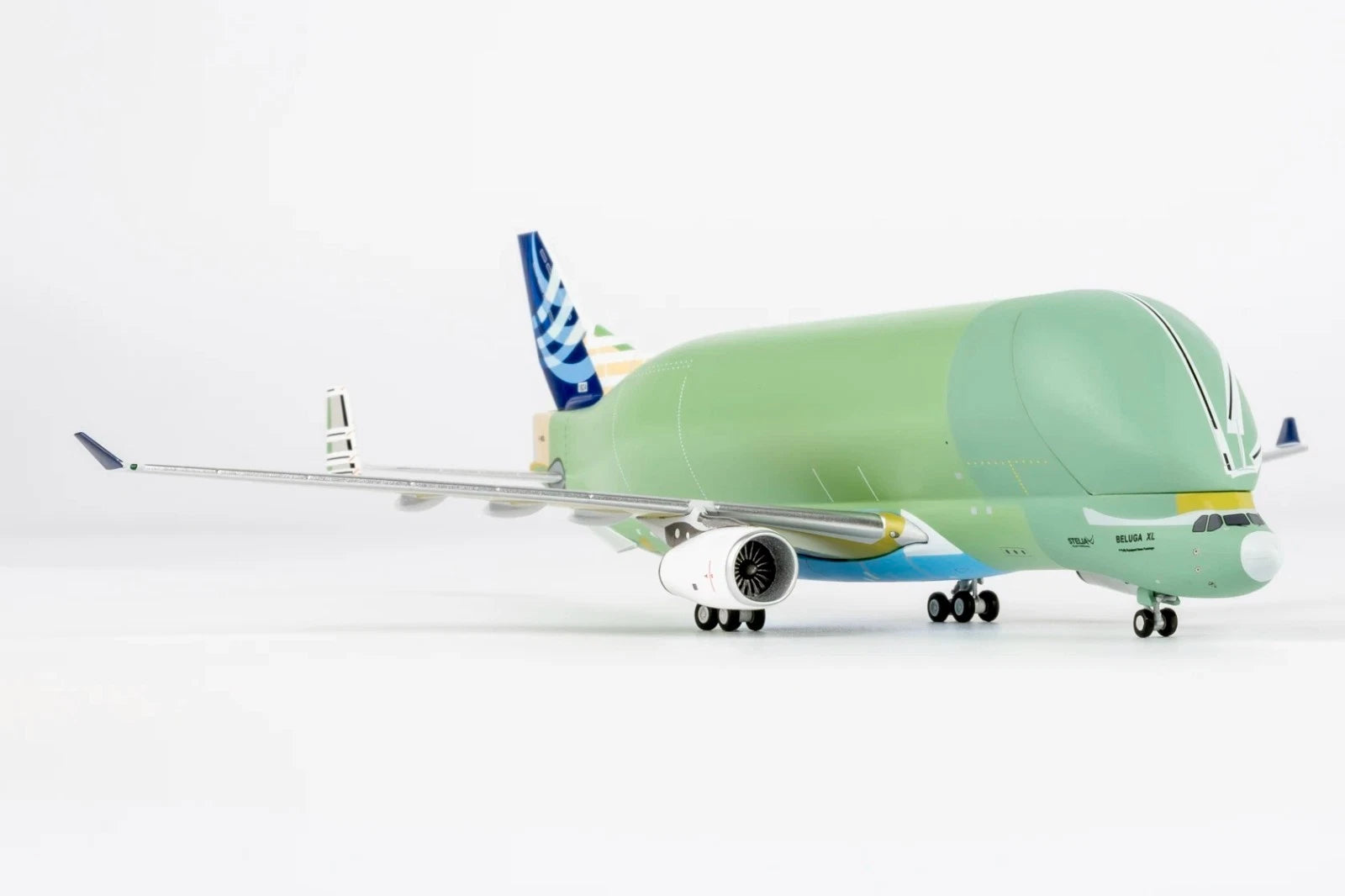 1:400 Airbus A330-743L Beluga XL F-WBXL Diecast Aircraft NG High-quality Model NG - KOEEK
