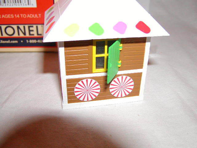 Lionel 6-82708 Christmas Gingerbread Crossing Shanty O-27 MIB  Lighted Sealed LIONEL - KOEEK