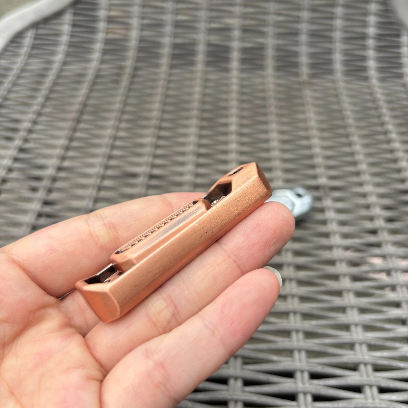 EDC fingertip rebound push card mini fingertip toy relieves adult stress Hot 07FC0E-D4 - KOEEK