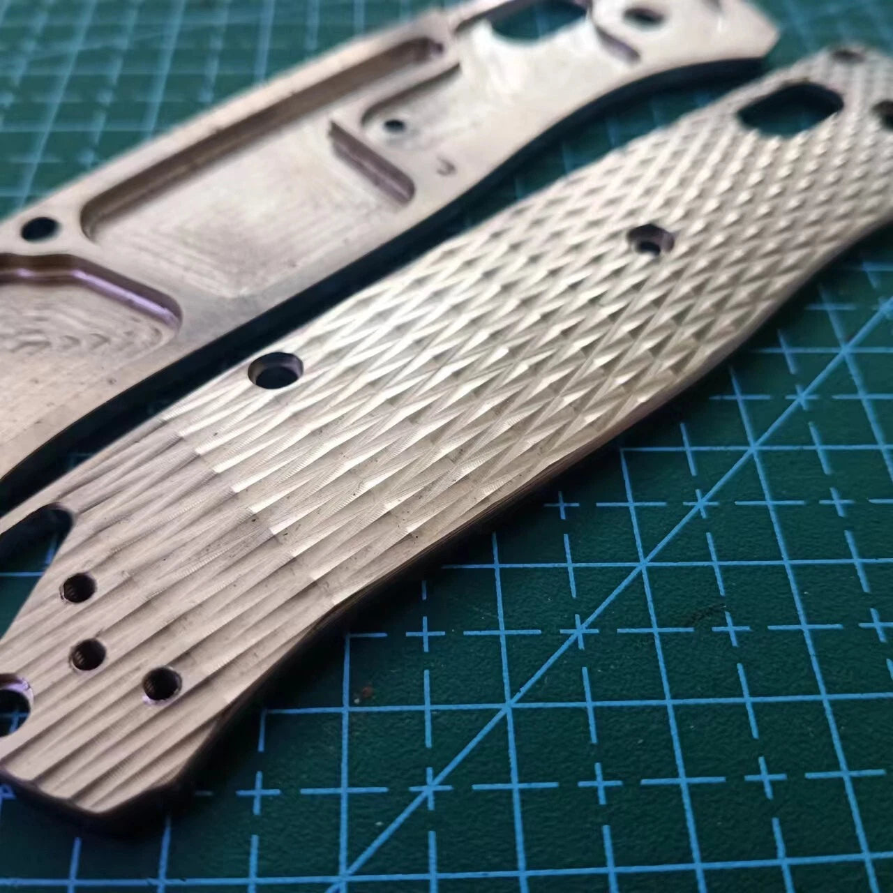 Hot 1Pair Custom MadeTitanium Alloy Handle Scales for Benchmade Bugout 535 Knive 07FC0E-D4 - KOEEK