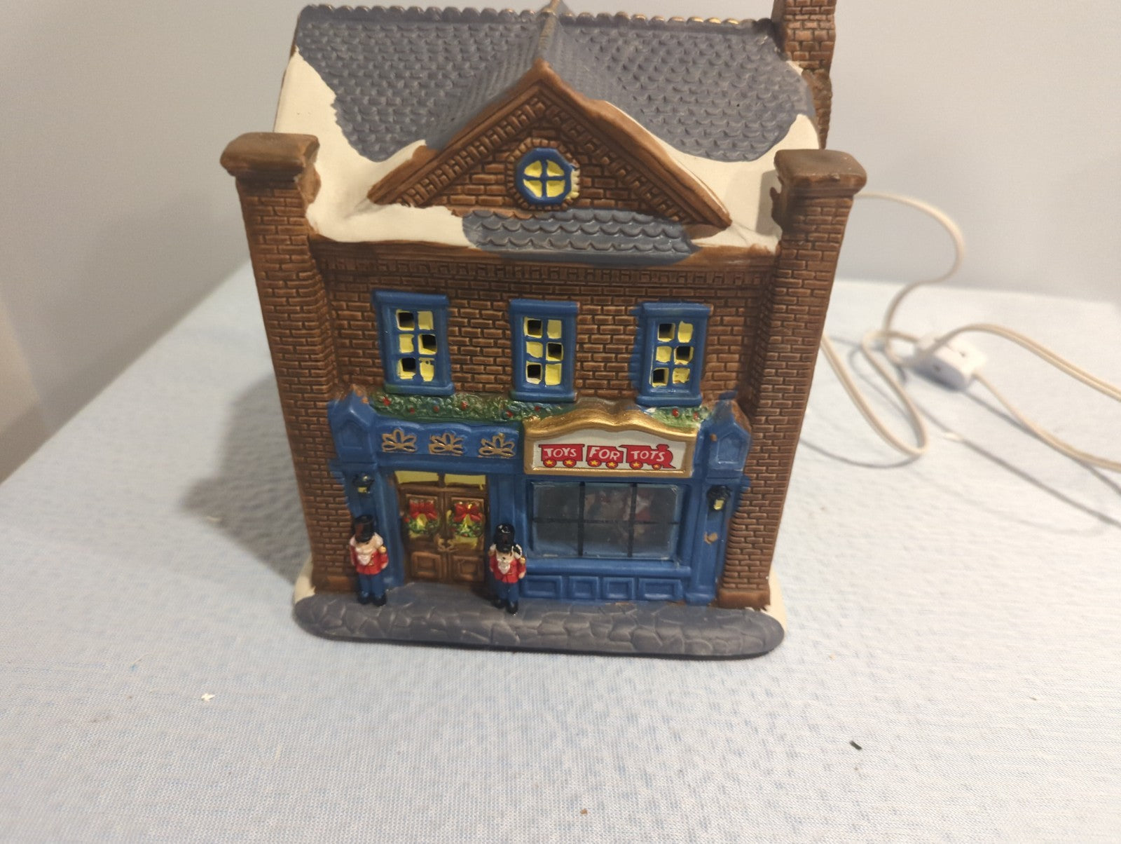 Holiday Time Toys For Tots Christmas Village Piece Lights Up 2017 HOLIDAY TIME - KOEEK