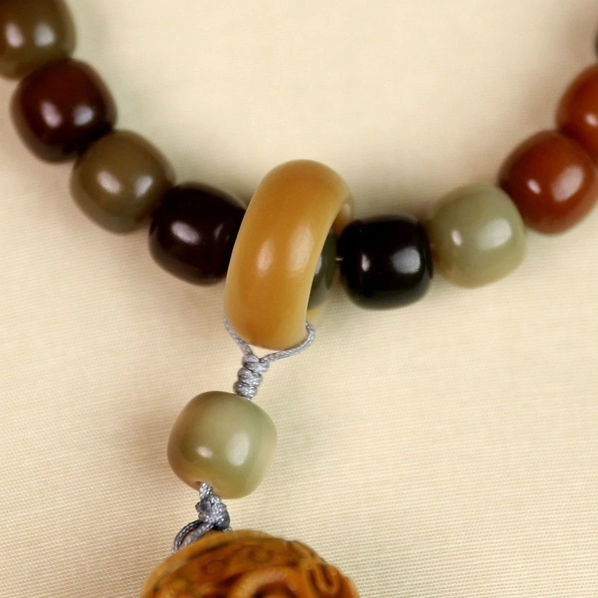 Round Handheld Buddhist Mala Bodhi Root Prayer Beads Bracelet for Men and Women 07FC0E-D4 - KOEEK