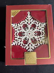 Lenox 2008 Annual Snowflake Ornament with Crystal Gems- Red•Green•White•Gold LENOX - KOEEK