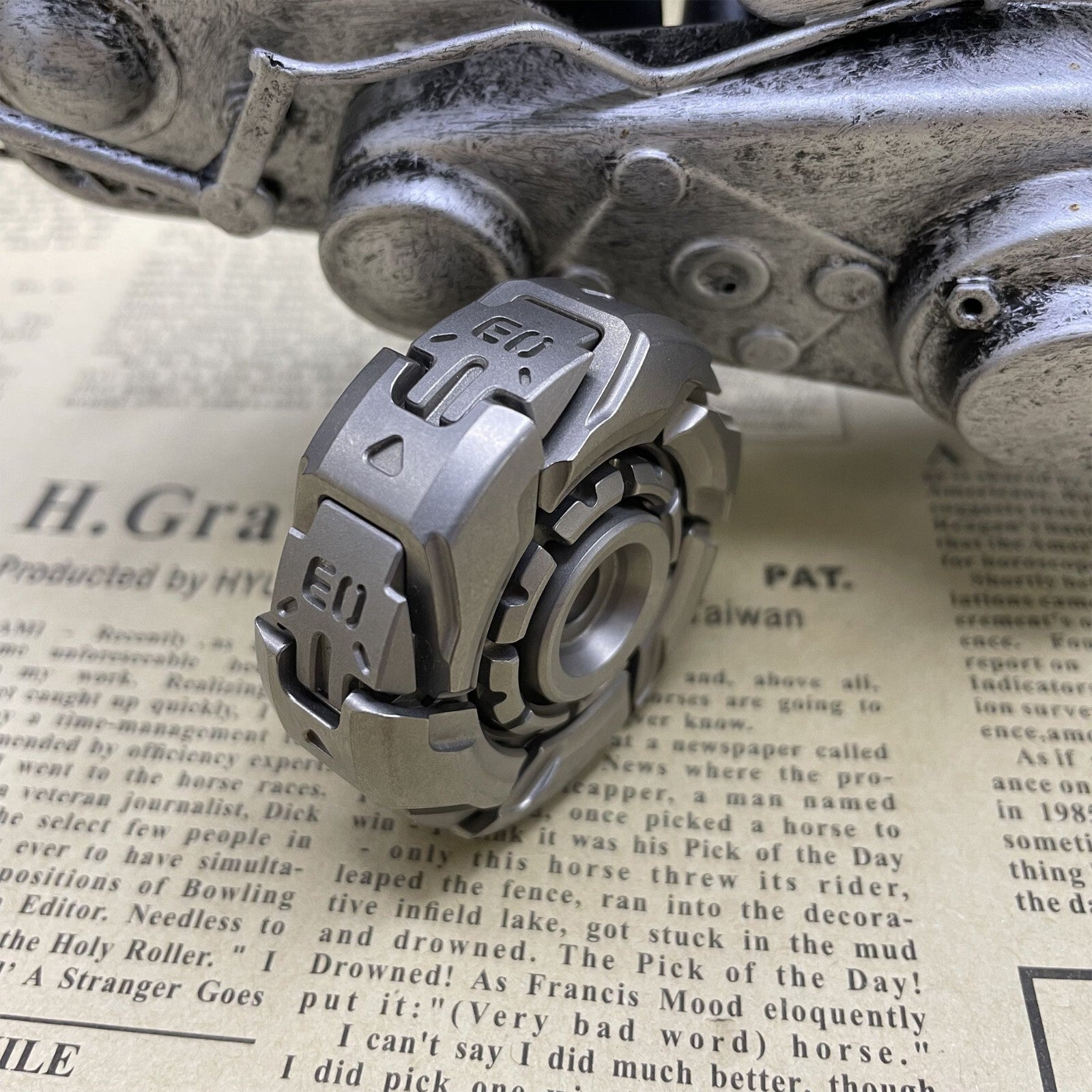 Grumpy 03 Fidget Spinner Pillbug Titanium EDC Beetle Finger Spinner Toy Gifts 07FC0E-D4 - KOEEK