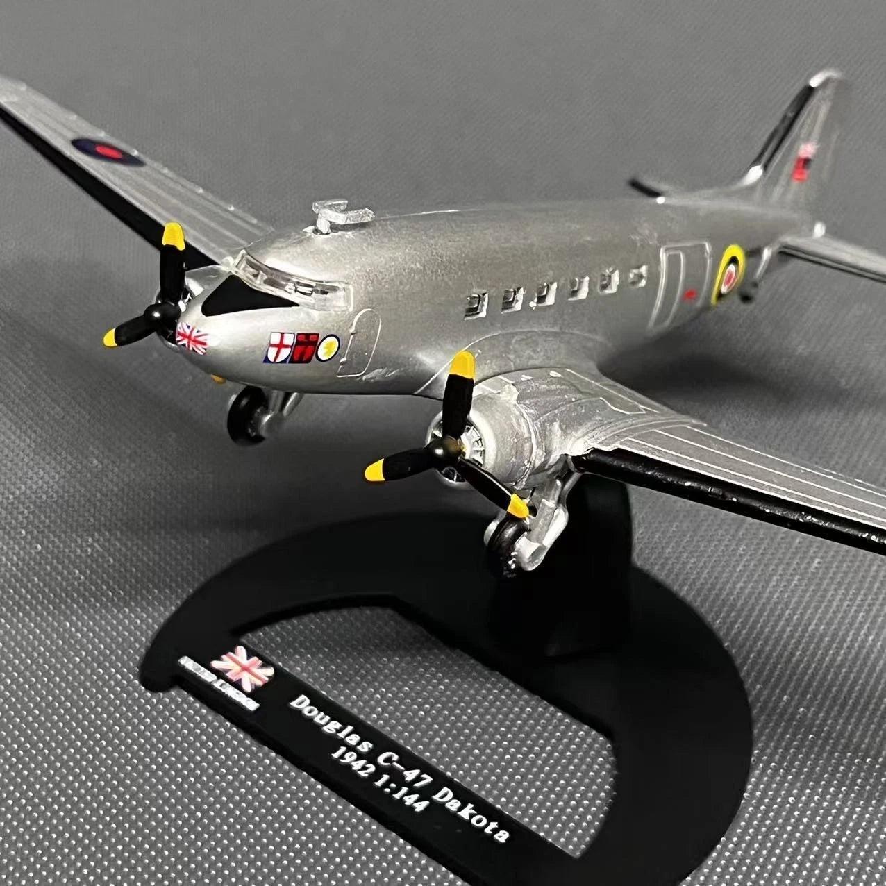 1:144 Douglas C-47 Dakota Transport Aircraft Model Diecast Military Collection 07FC0E-D4 - KOEEK