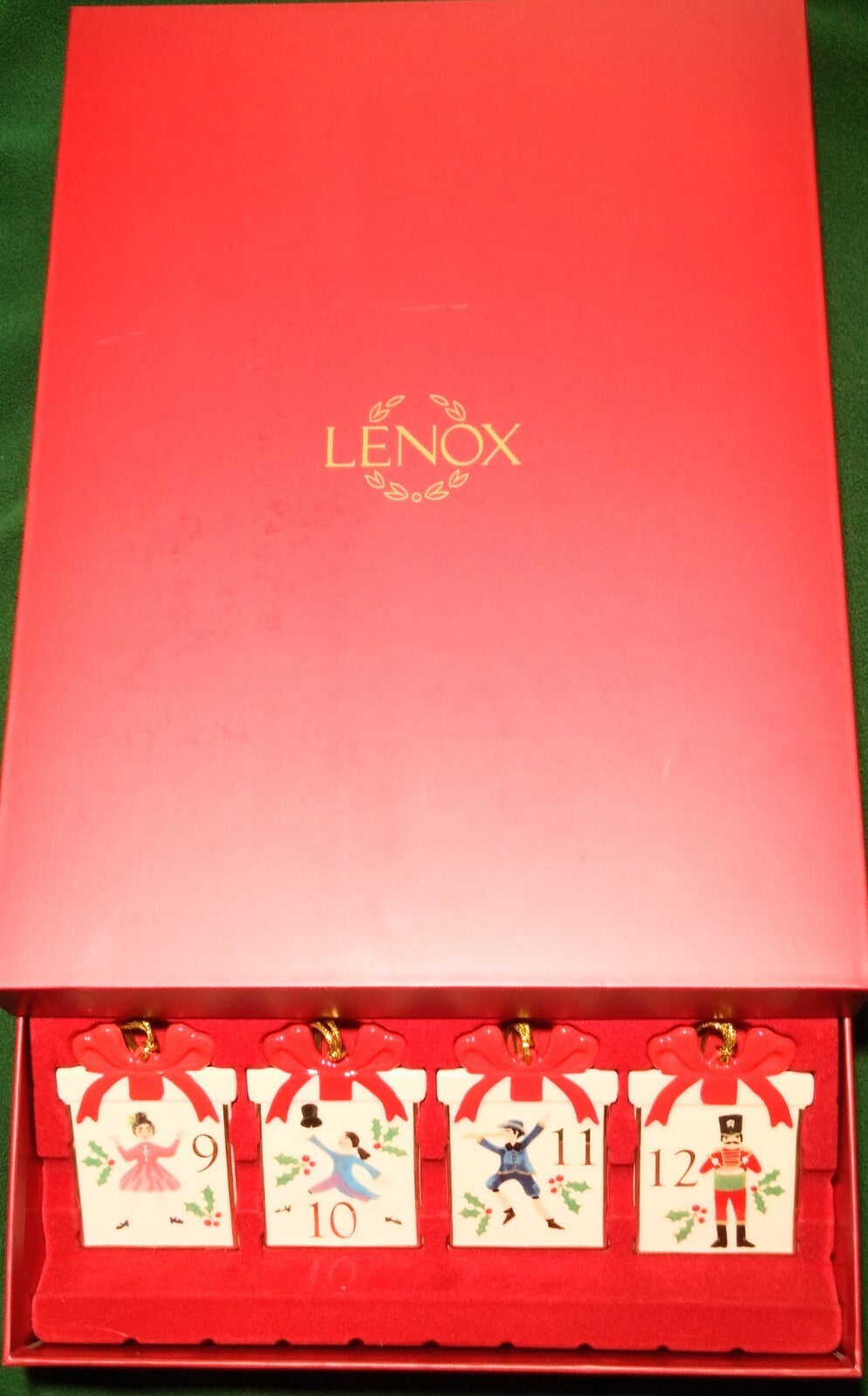 Lenox 12 Days Of Christmas Ornaments Set Of (12) m.s.r.p is $160.00 LENOX - KOEEK