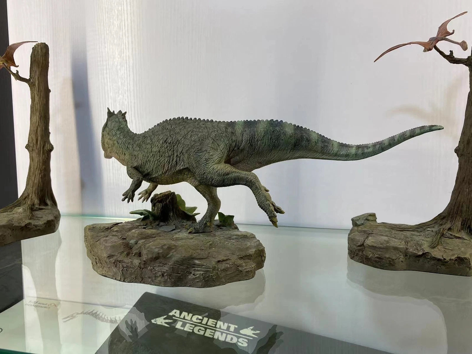 Ceratosaurus Dinosaur Statue Model Figure Display GRHC Studio Deluxe Edition GRHC_STUDIO - KOEEK