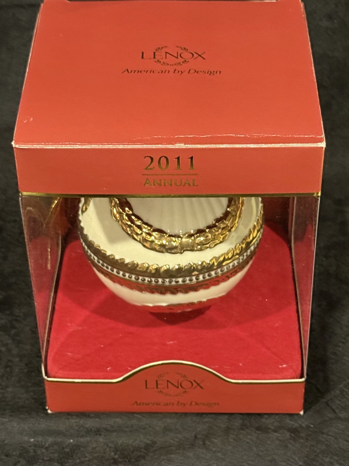 LENOX 2011 Annual Christmas Holiday Ball Ornament Porcelain Gold Garland MINT LENOX - KOEEK