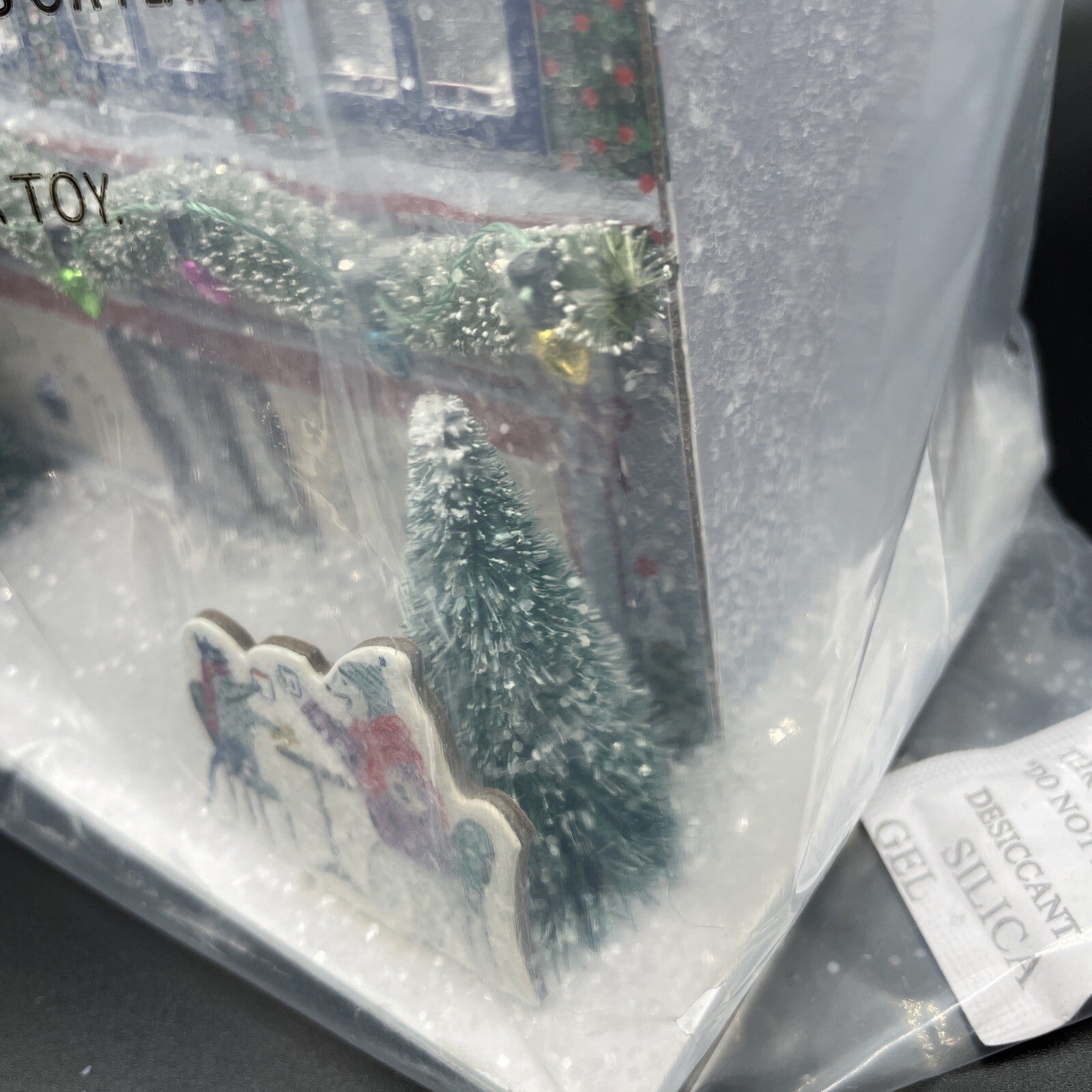 Anthropologie George & Viv Light-Up Village Chalet Cafe Shop Emily Taylor ANTHROPOLOGIE - KOEEK