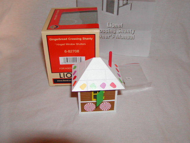 Lionel 6-82708 Christmas Gingerbread Crossing Shanty O-27 MIB  Lighted Sealed LIONEL - KOEEK