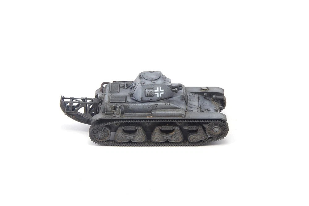 S-Model 1/72 WWII German Pz.Kpfw.35R731(f) Finished Product Model #LE2009 S-MODEL - KOEEK