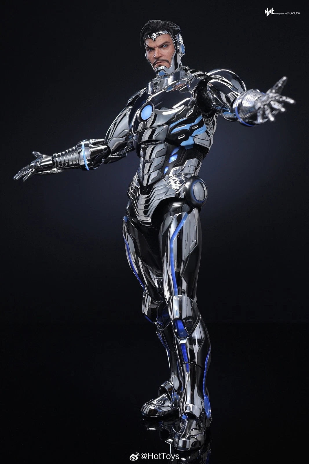 Hot Toys Marvel Comics Superior Iron Man 1/6 Diecast Electroplated Action Figure HOT_TOYS - KOEEK
