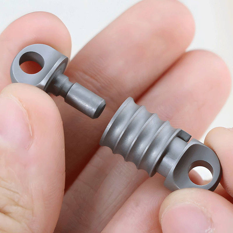 360 Degree Rotation Titanium Gimbal Keychain Car Keychain with U Buckle EDC Tool 07FC0E-D4 - KOEEK