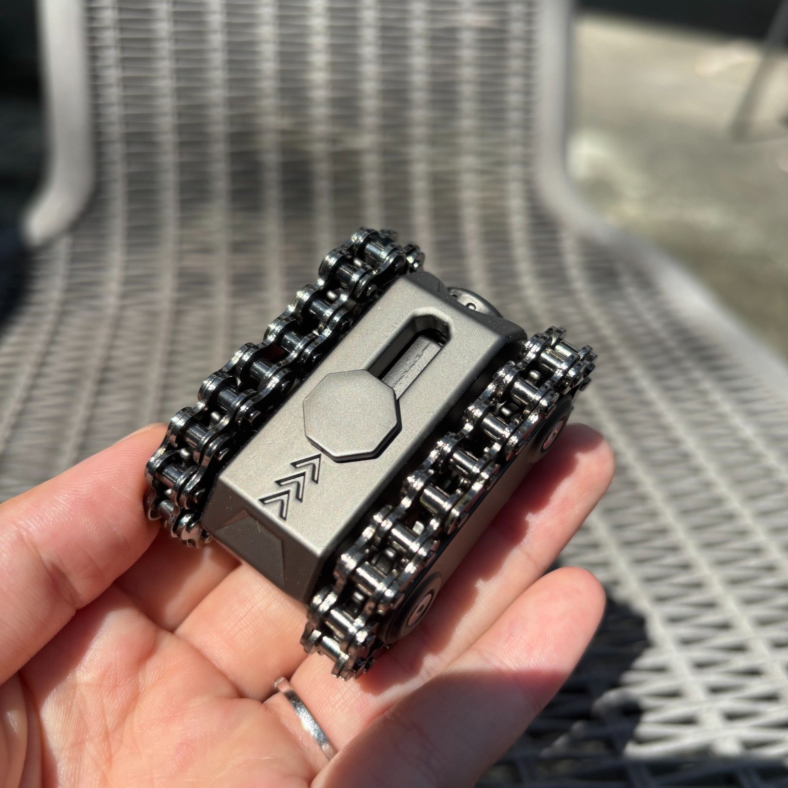 Creative Mechanical Tank Finger Gyroscope Chain Gear Outdoor Portable EDC  Toy 07FC0E-D4 - KOEEK