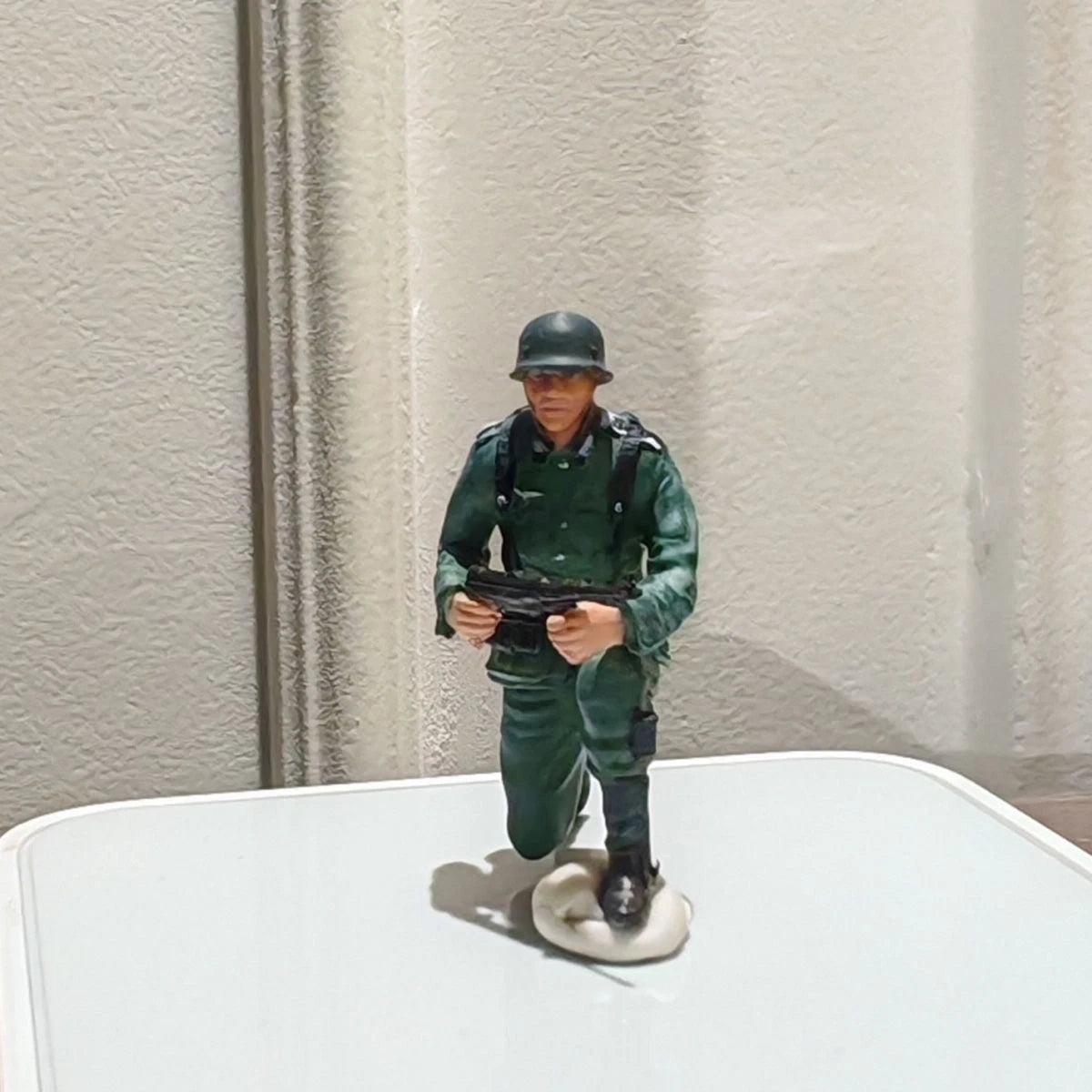WW2 German Soldier Kneeling Firing 1/35 Resin Figure Hand Painted Model 07FC0E-D4 - KOEEK