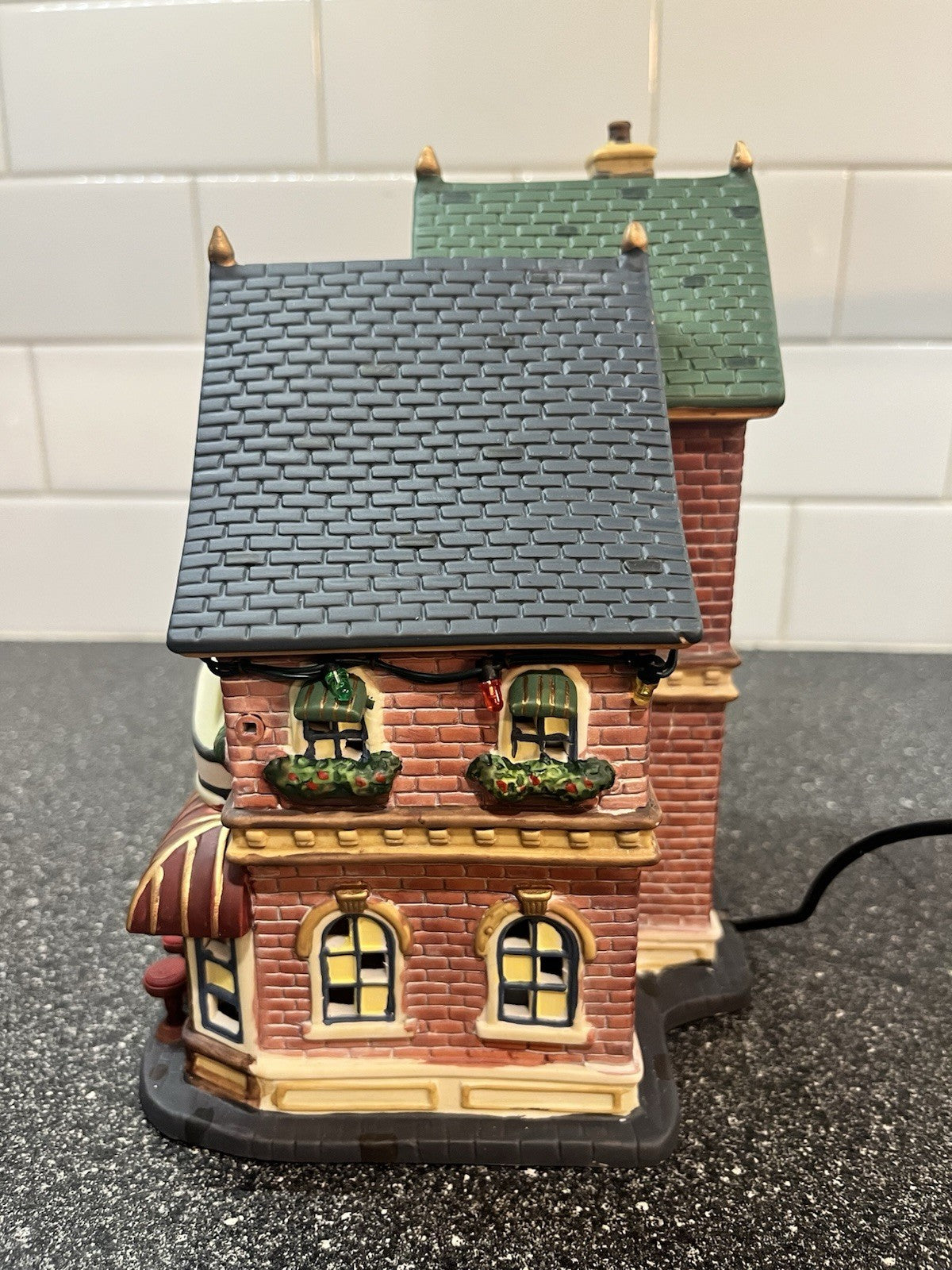 Heartland Valley Village Lighted House with Music and Motion Playland Carousel HEARTLAND - KOEEK