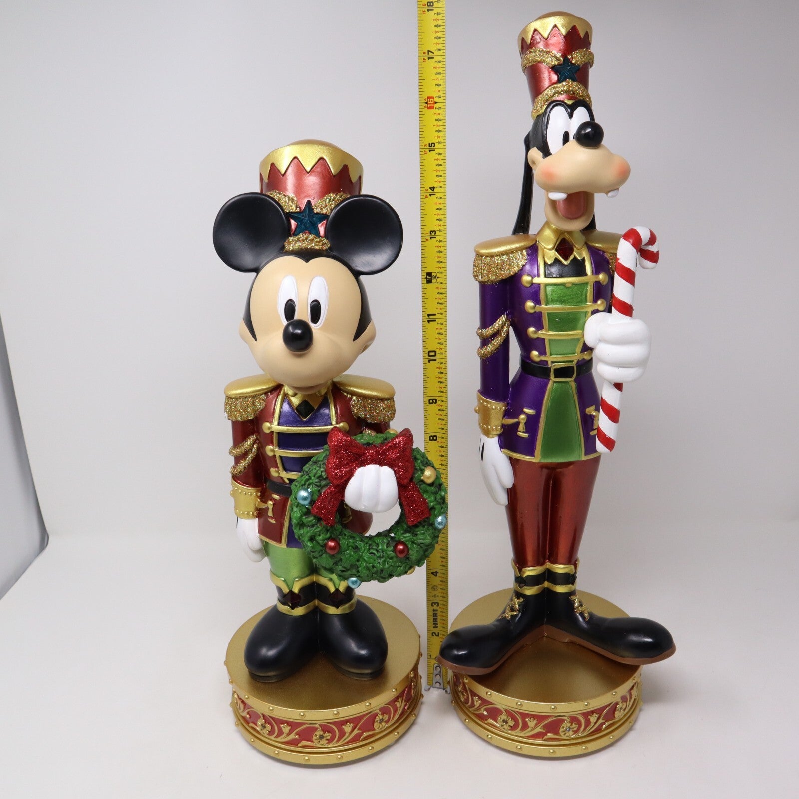 Disney Christmas Holiday Nutcrackers Mickey Mouse & Goofy Lights & Music Figures DISNEY - KOEEK