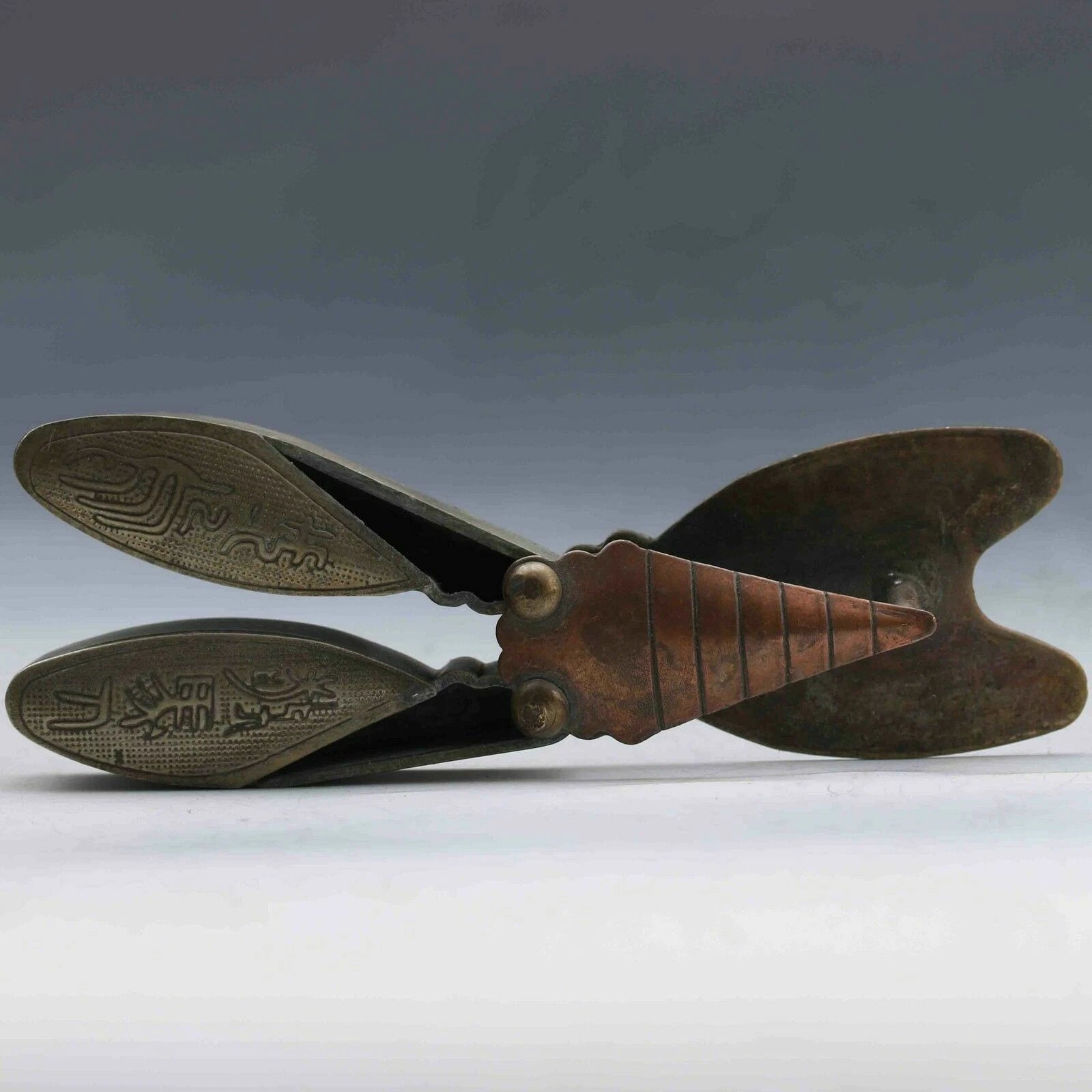 Old Chinese Ancient Collection Museum Hand carved Bronze cicada statue 07FC0E-D4 - KOEEK
