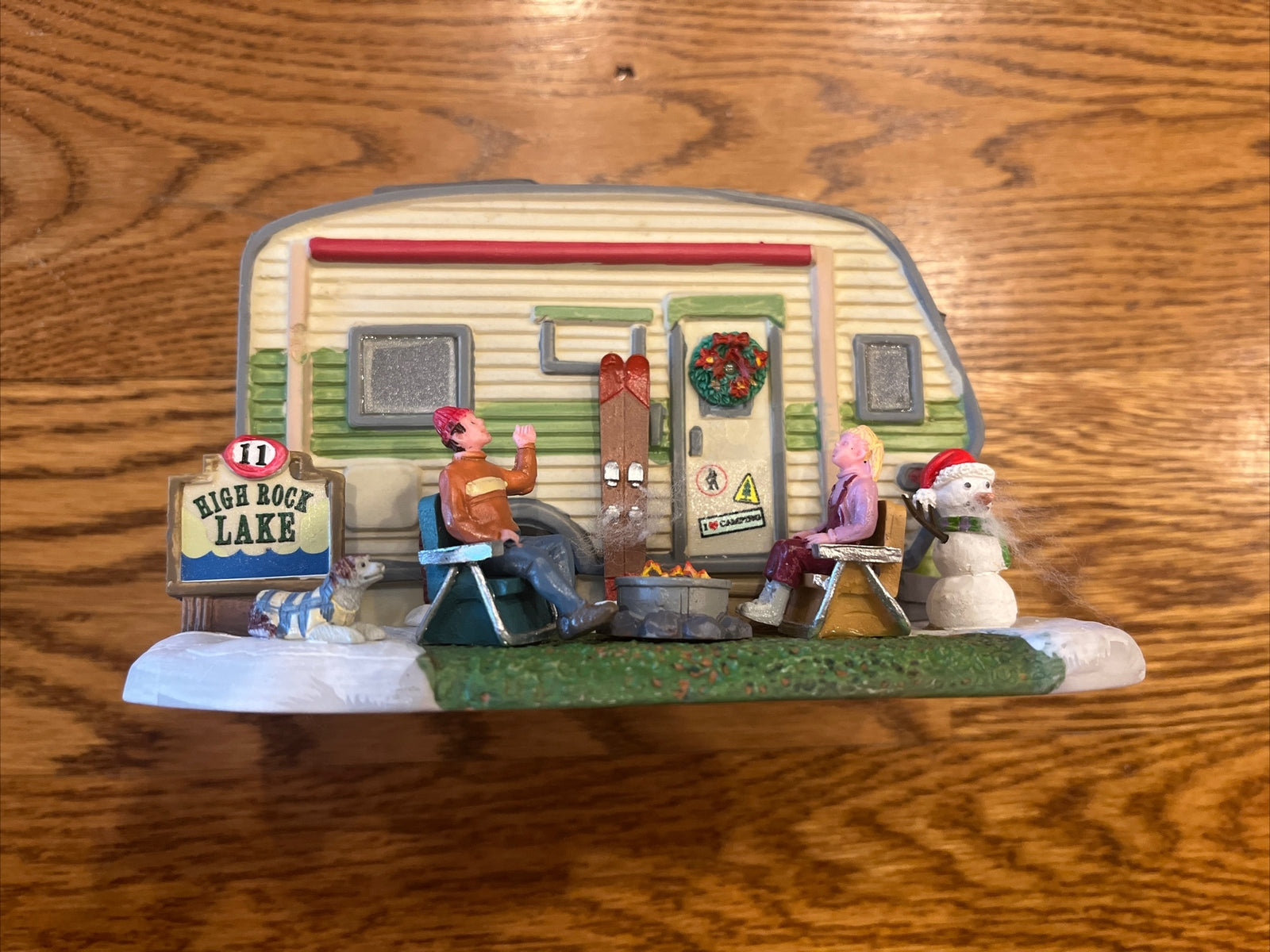 Lemax  High Rock Lake Trailer Holiday Village Lighted Accent LEMAX - KOEEK