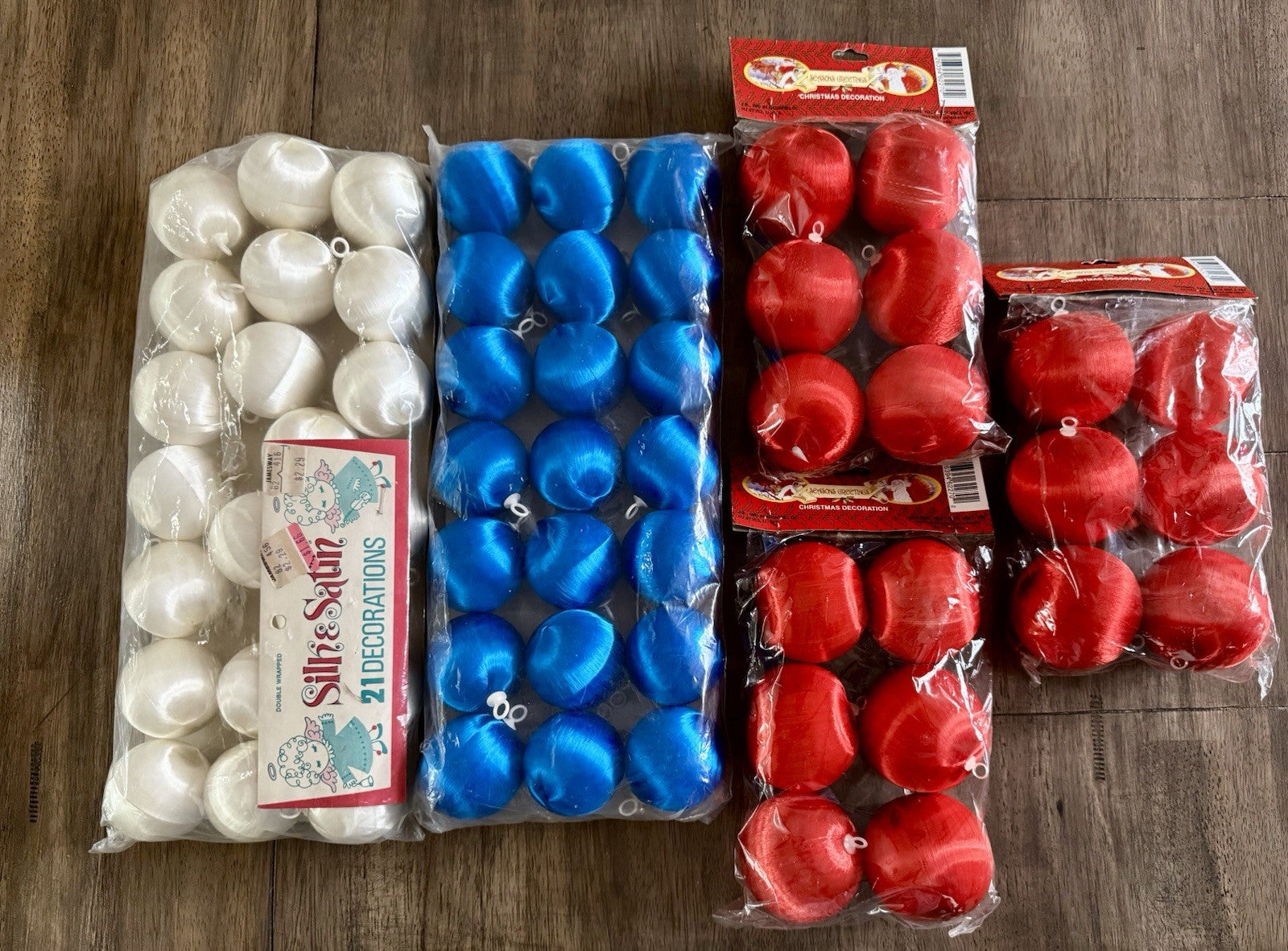Lot Of 60 Satin Christmas Balls Various Sizes Red White Blues Vintage WHITE - KOEEK