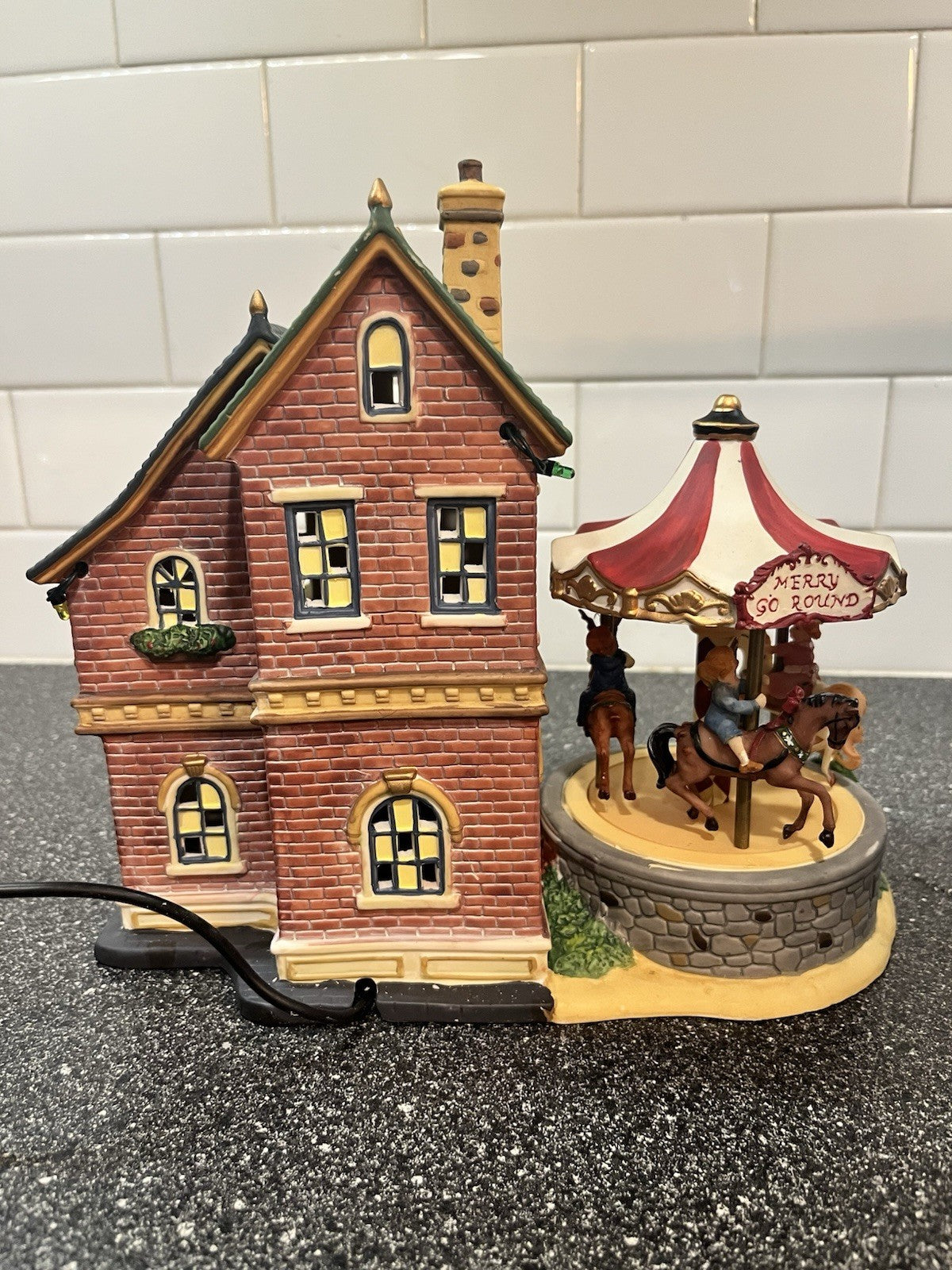 Heartland Valley Village Lighted House with Music and Motion Playland Carousel HEARTLAND - KOEEK