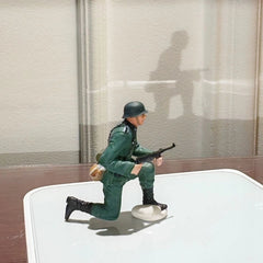 WW2 German Soldier Kneeling Firing 1/35 Resin Figure Hand Painted Model 07FC0E-D4 - KOEEK