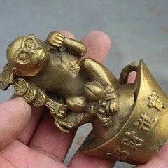 8.5cm Brass Wealth YuanBao Monkey Hold RuYi Statue Buddhism FengShui Decoration 07FC0E-D4 - KOEEK