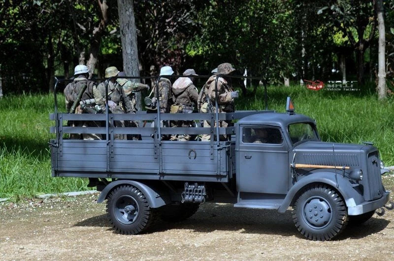 GO-TRUCK 1/6 WWII German Blitzkrieg Opel Truck Metal Model Grey Color In Stock GO-TRUCK - KOEEK