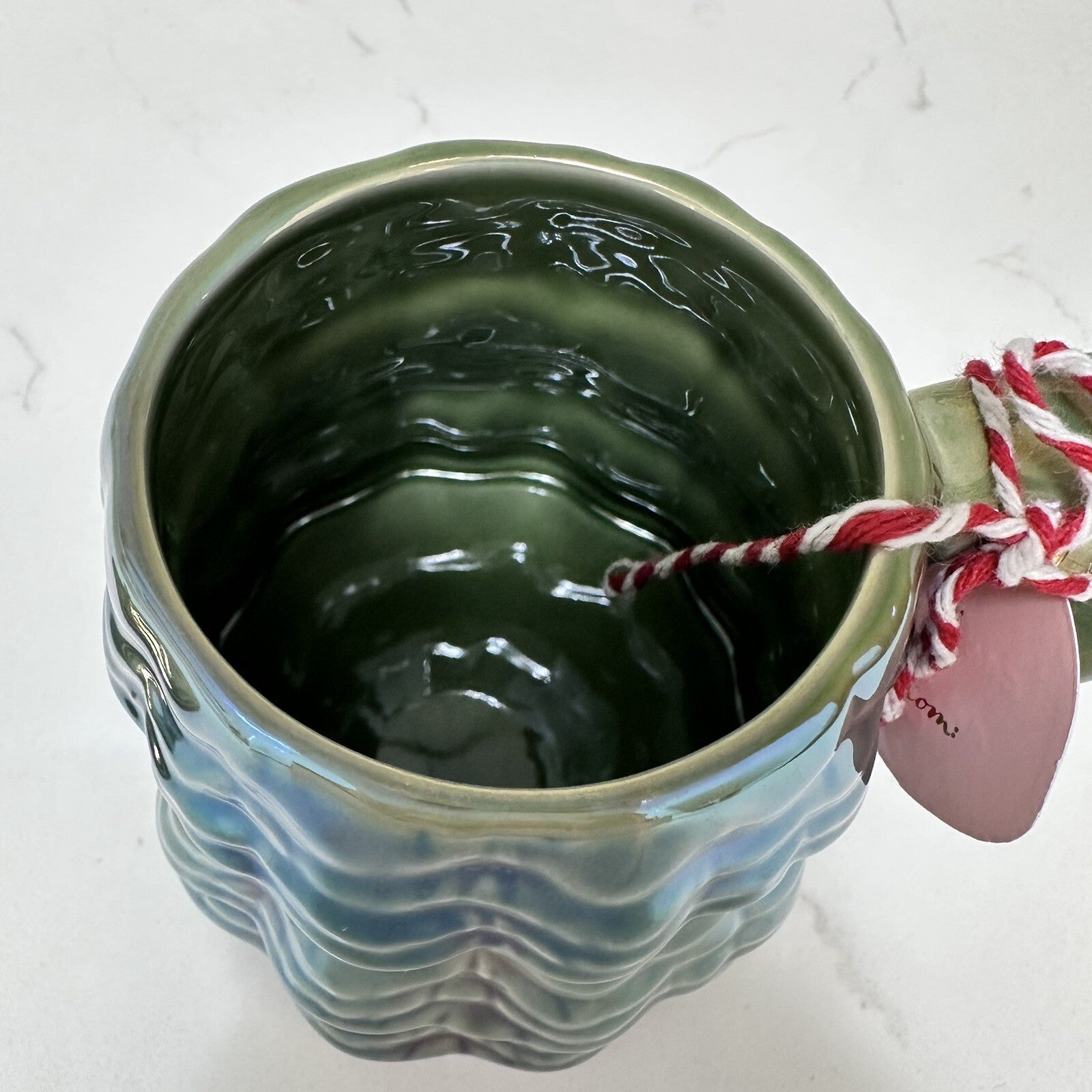 Anthropologie Merry Luster Tree Lidded Mug Holly Green Holiday Christmas ANTHROPOLOGIE - KOEEK
