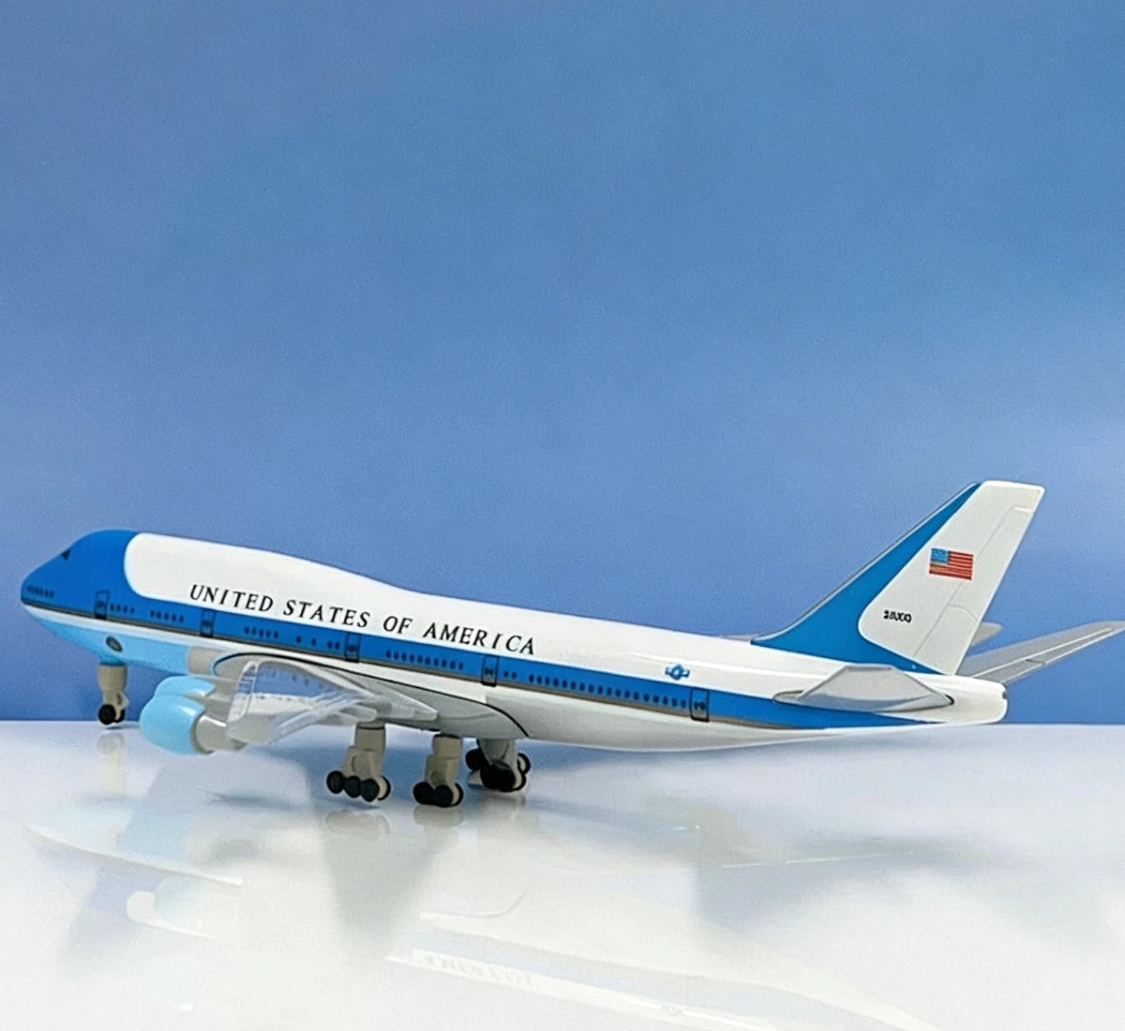 Boeing 747 Air Force One Diecast Metal Model 20cm/7.87IN with Wheels Display 07FC0E-D4 - KOEEK