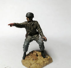 WWII German Grenadier Diorama Figure, Hand-Painted Soft Vinyl, 5.5cm with Base 07FC0E-D4 - KOEEK